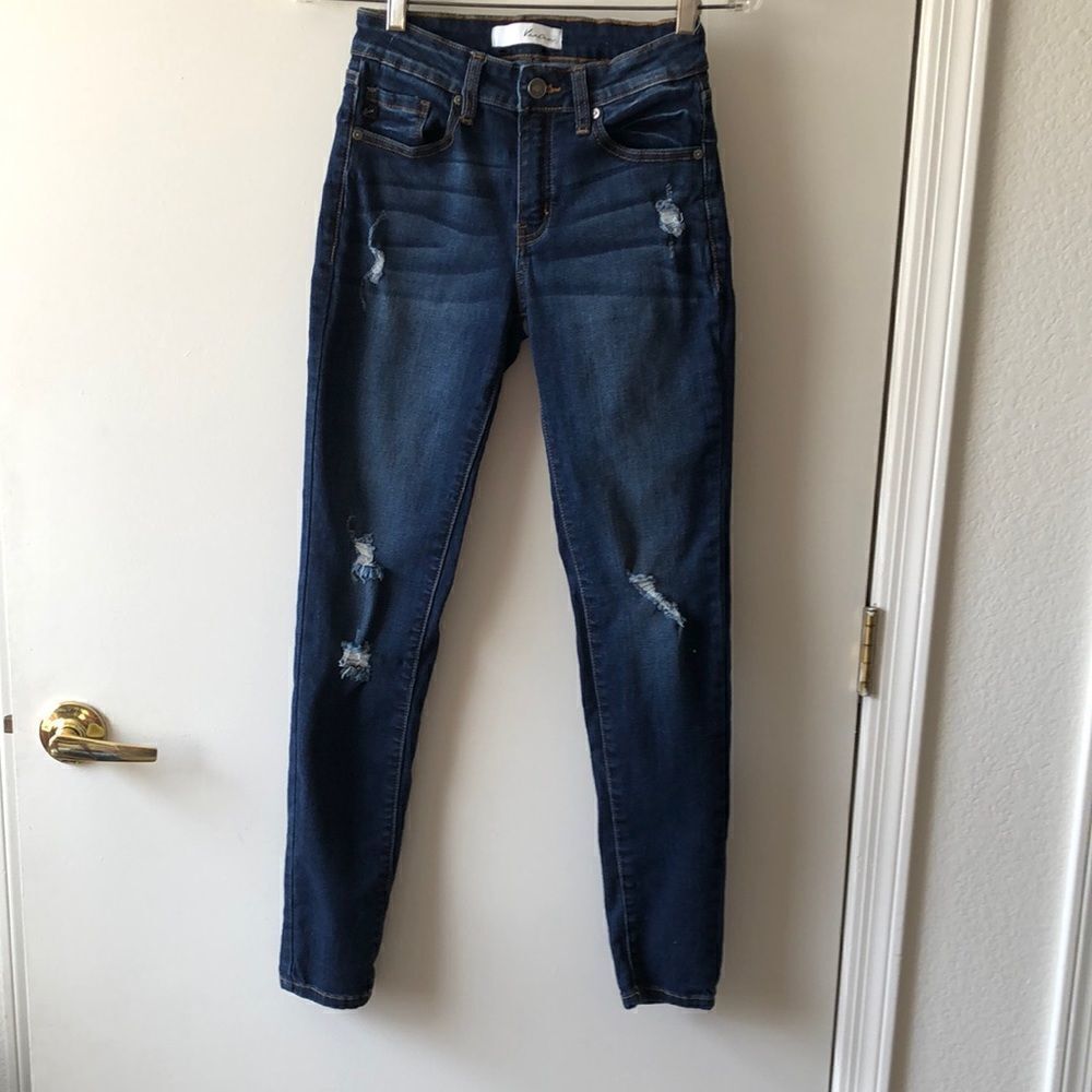 KanCan Distressed Skinny Jeans Size 3/25 Gently Used Blue